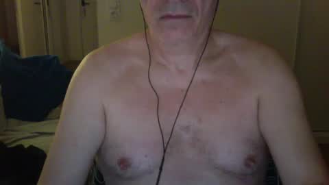 maturehotman online show from January 3, 5:17 am