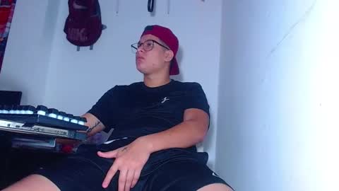 Snapshot of maty219 chatting on November 19, 12:49 pm maty219 online show from November 19, 12:49 pm