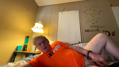 Snapshot of maurice1922 chatting on December 22, 6:26 pm maurice1922 online show from December 22, 6:26 pm