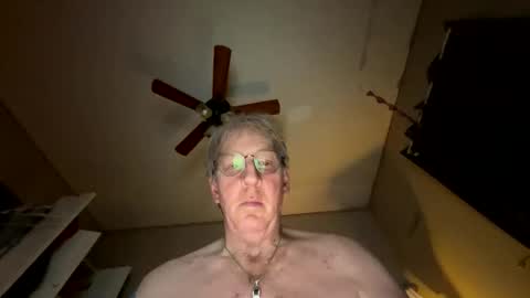 Snapshot of maurice1922 chatting on February 1, 7:05 am maurice1922 online show from February 1, 7:05 am