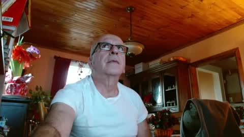 Snapshot of mauriceandre chatting on December 30, 2:40 pm Maurice online show from December 30, 2:40 pm