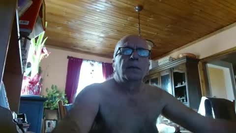 Snapshot of mauriceandre chatting on January 14, 4:40 pm Maurice online show from January 14, 4:40 pm