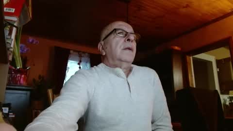 Snapshot of mauriceandre chatting on January 21, 12:07 pm Maurice online show from January 21, 12:07 pm