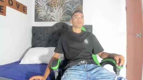 MAURICIO online show from March 2, 2:14 am