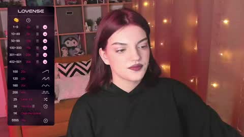 Snapshot of mavis_crystal chatting on December 11, 9:55 pm Mavis online show from December 11, 9:55 pm