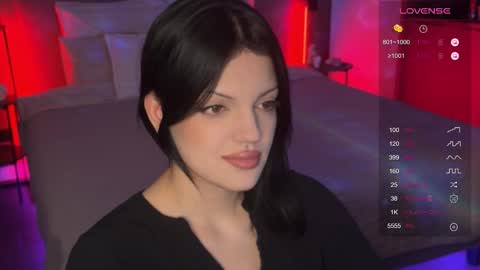 Snapshot of mavis_crystal chatting on December 14, 8:24 pm Mavis online show from December 14, 8:24 pm