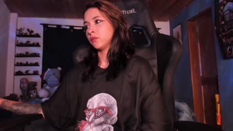 Hilary online show from December 9, 4:01 am