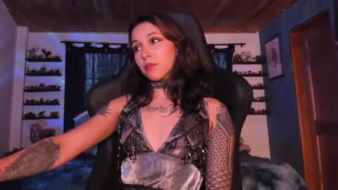 Hilary online show from December 27, 10:48 pm