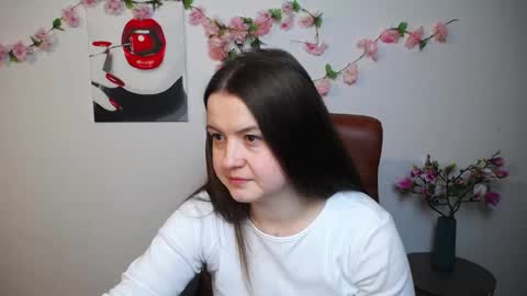 Snapshot of mavkacute chatting on November 15, 7:32 pm MavkaCute online show from November 15, 7:32 pm