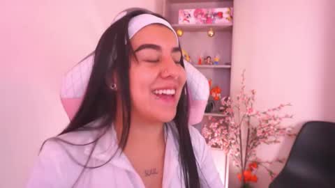 MAVY online show from February 3, 6:57 pm