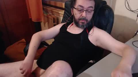 Snapshot of max818k chatting on January 2, 7:12 am Max online show from January 2, 7:12 am