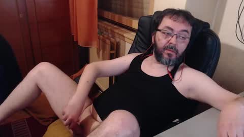 Snapshot of max818k chatting on January 12, 4:18 pm Max online show from January 12, 4:18 pm