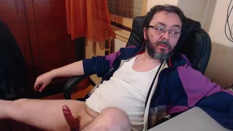 Snapshot of max818k chatting on January 13, 9:31 pm Max online show from January 13, 9:31 pm