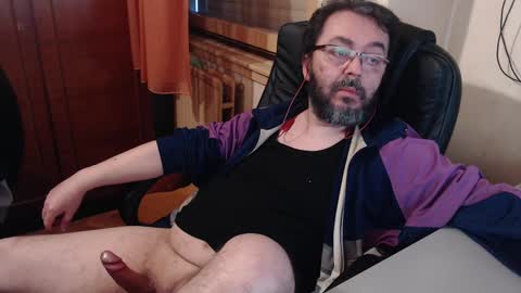 Snapshot of max818k chatting on January 19, 3:21 pm Max online show from January 19, 3:21 pm