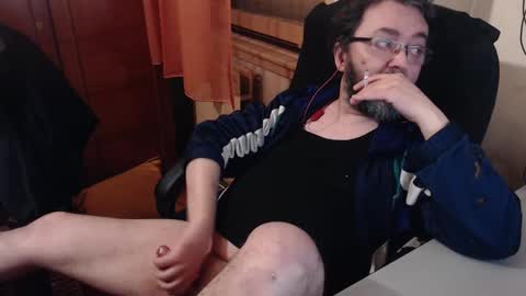 Snapshot of max818k chatting on February 12, 8:40 pm Max online show from February 12, 8:40 pm