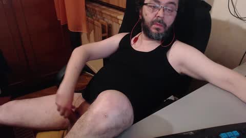 Snapshot of max818k chatting on February 27, 6:53 pm Max online show from February 27, 6:53 pm