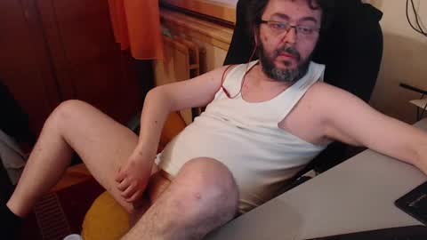 Snapshot of max818k chatting on March 9, 2:32 pm Max online show from March 9, 2:32 pm