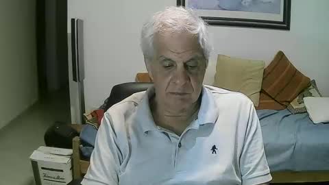 Snapshot of max_2017 chatting on December 11, 2:52 am max_2017 online show from December 11, 2:52 am