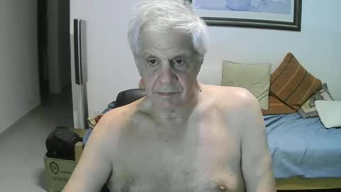 Snapshot of max_2017 chatting on December 13, 3:38 am max_2017 online show from December 13, 3:38 am