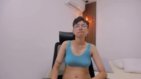 Max  online show from December 18, 11:49 am