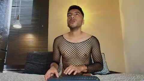 Max Hornye online show from February 25, 9:02 pm