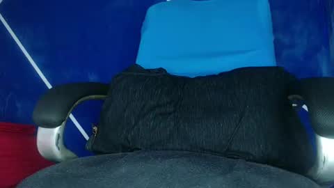 MAX online show from December 2, 3:47 pm