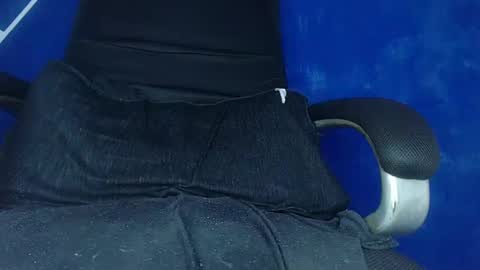 MAX online show from December 19, 5:40 pm