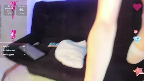 Snapshot of max_lover1 chatting on February 7, 6:02 pm Max lover1 online show from February 7, 6:02 pm