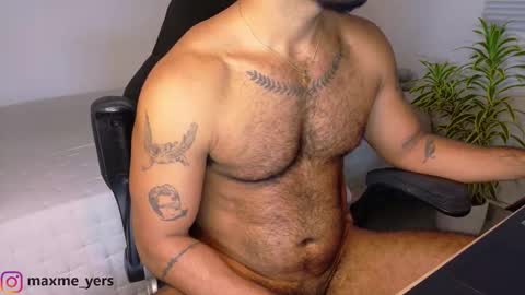 max_meyer online show from November 12, 10:41 pm