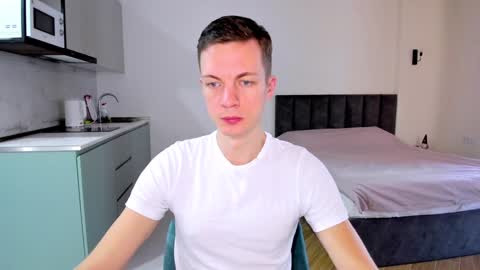 Snapshot of max_shy chatting on January 21, 5:27 am Max online show from January 21, 5:27 am