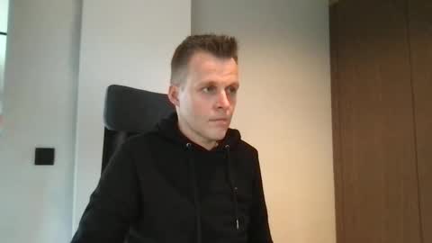 Max take off clothes online show from December 27, 1:07 pm