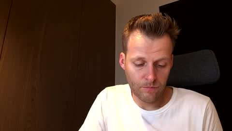 Max take off clothes online show from December 16, 7:57 am