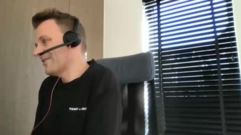 Max take off clothes online show from March 5, 9:49 am