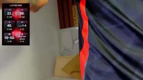 Snapshot of max_tayloor chatting on November 19, 2:00 am Max Taylor online show from November 19, 2:00 am