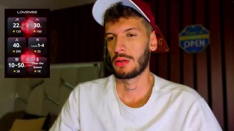 Snapshot of max_tayloor chatting on December 5, 12:30 am Max Taylor online show from December 5, 12:30 am