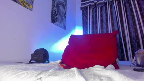 Max online show from December 23, 2:39 pm