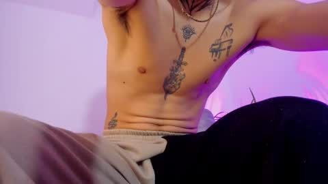 Max online show from November 21, 12:48 pm