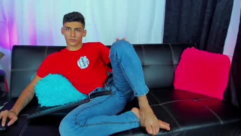 MAX     online show from January 21, 12:46 am