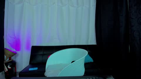 MAX     online show from January 21, 8:52 am