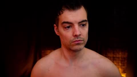 Max Hughes online show from November 4, 4:33 am