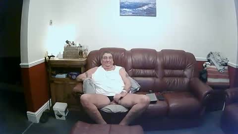 Snapshot of maxi_johnes chatting on December 15, 9:20 pm MAX online show from December 15, 9:20 pm