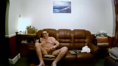 Snapshot of maxi_johnes chatting on December 23, 3:07 am MAX online show from December 23, 3:07 am