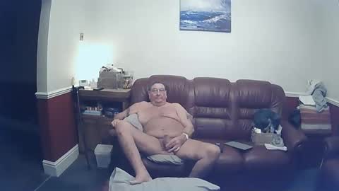 Snapshot of maxi_johnes chatting on December 25, 12:37 am MAX online show from December 25, 12:37 am