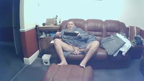 Snapshot of maxi_johnes chatting on October 2, 11:23 pm MAX online show from October 2, 11:23 pm