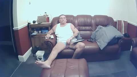 Snapshot of maxi_johnes chatting on October 12, 10:09 pm MAX online show from October 12, 10:09 pm