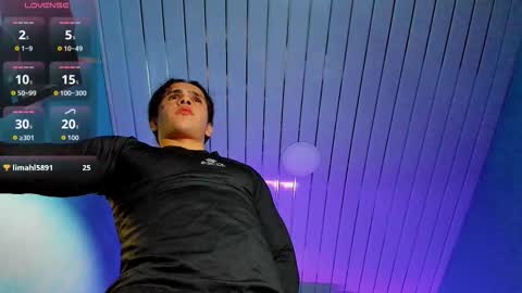 Snapshot of maximiliano_scoott_ chatting on September 12, 8:31 pm maximiliano_scoott_ online show from September 12, 8:31 pm