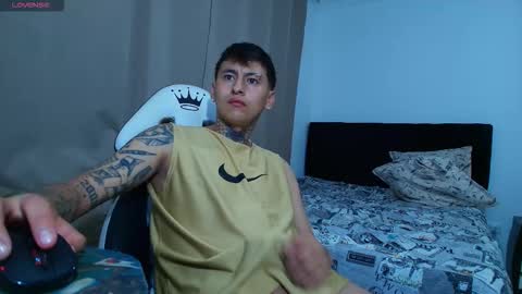 Snapshot of maximo10_ chatting on November 8, 11:58 pm Maximum Independent model online show from November 8, 11:58 pm