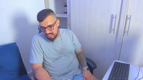 Snapshot of maximo_garcia75 chatting on December 2, 5:19 pm maximo_garcia75 online show from December 2, 5:19 pm