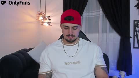 Snapshot of maximo_rodriguez chatting on January 11, 5:20 am Maximo online show from January 11, 5:20 am