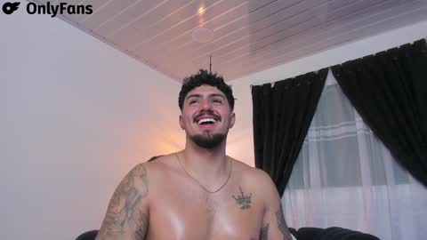 Snapshot of maximo_rodriguez chatting on February 2, 10:02 am Maximo online show from February 2, 10:02 am